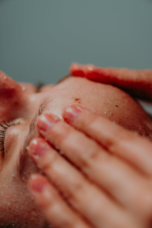 ✨ Begin het Nieuwe Jaar Stralend: Tips voor een Gezonde Huid en Self-Care